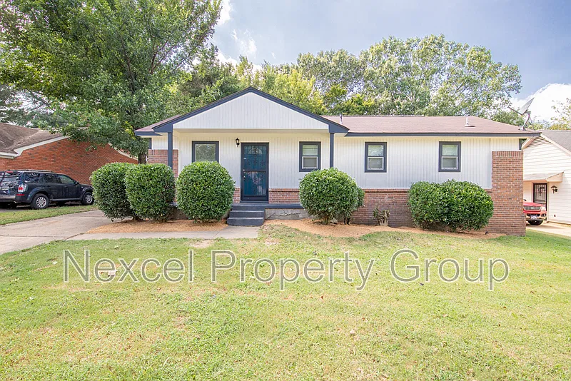 4869 Chevron Rd