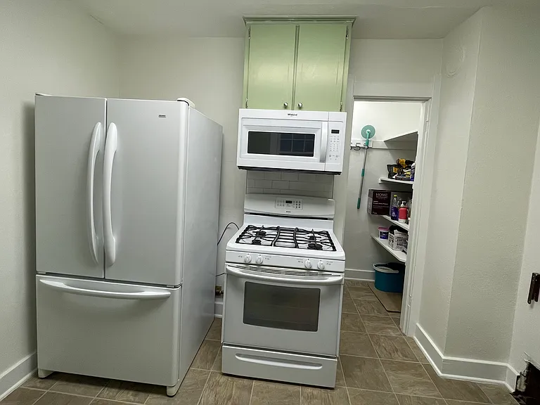 113 E 26th St #113 — Photo 4