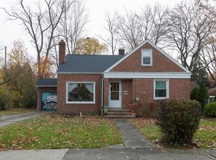 3888 Glenwood Rd, Cleveland Heights, OH 44121