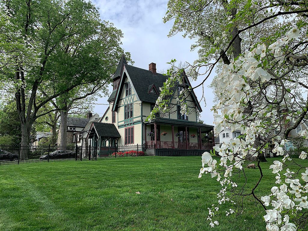 1084 Esplanade, Pelham, NY 10803 Zillow