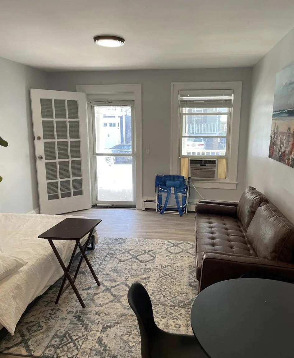 29 Webb Ave — Photo 3