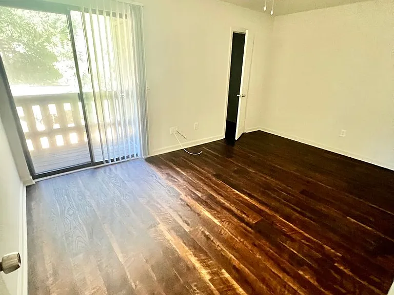 1801 Fairlane Rd — Photo 9