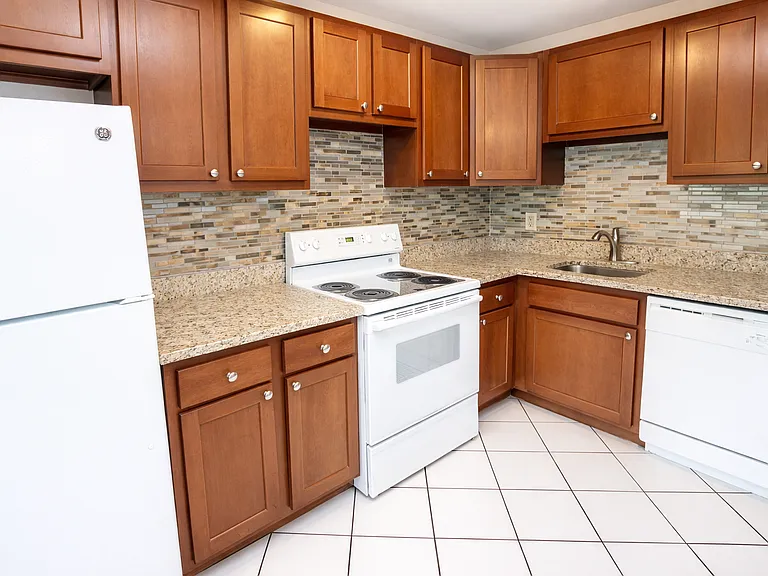 Hardwood 1 Bedroom