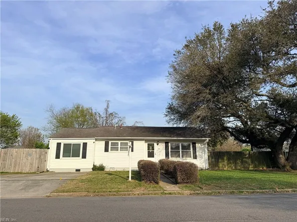 1600 Hedgerow Dr, Virginia Beach, VA 23455