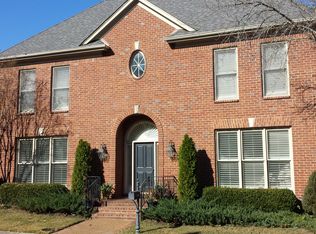 1068 Humphrey Oaks Cir, Memphis, TN 38120