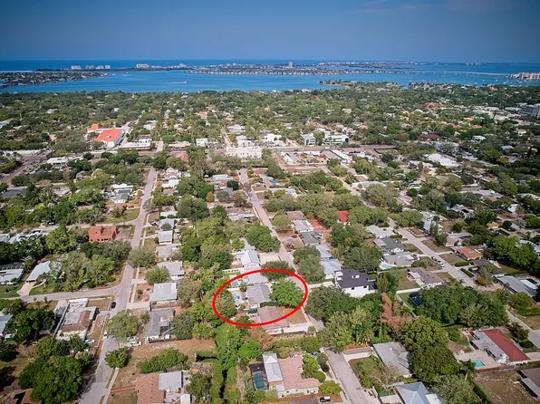 2186 Sunnyside Pl, Sarasota, FL 34239