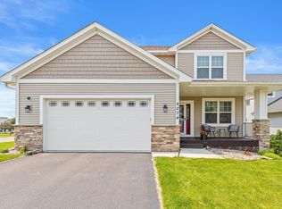 9074 Degler Ln, Chanhassen, MN 55317