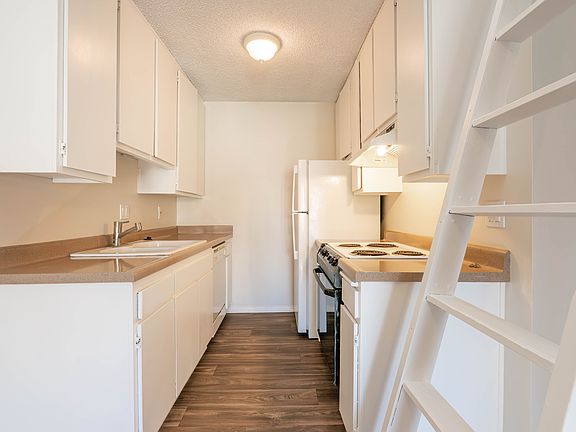 4th image of 1775 Diamond St Unit 317