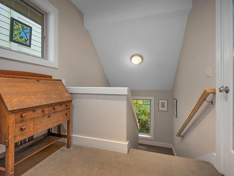 2414 SW Cedar St — Photo 11