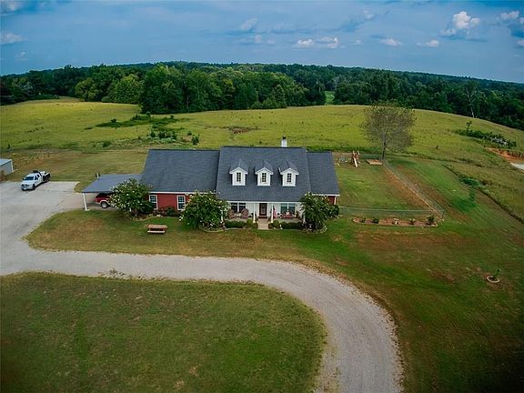 3rd image of 983 County Road 346 E