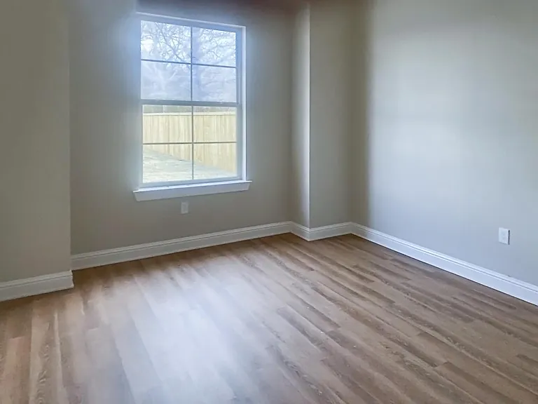 4527 Lone Oak Ln — Photo 11