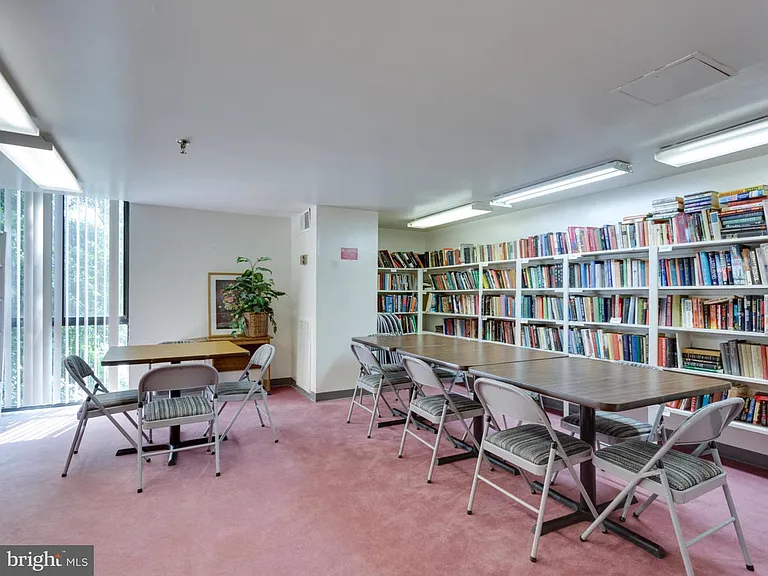2300 Pimmit Dr #308W — Photo 39