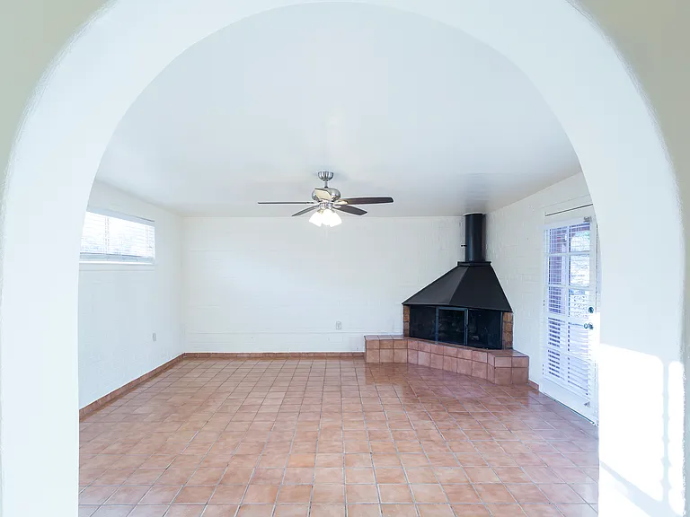 535 N Cimarron St — Photo 13
