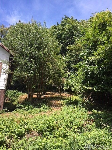 2nd image of 1129 Wildwood Rd