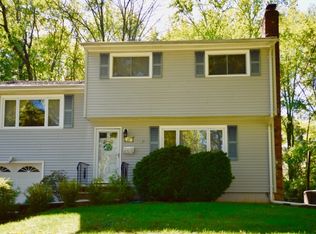 14 York Pl, Berkeley Heights, NJ 07922