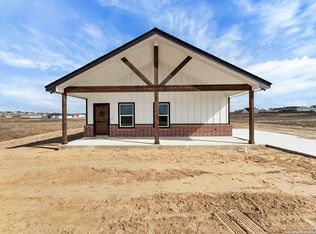 218 Colonial Ln, La Vernia, TX 78121