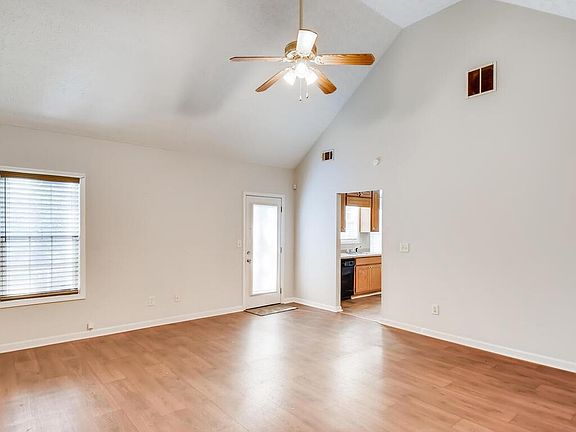 3rd image of 90 Highland Dr