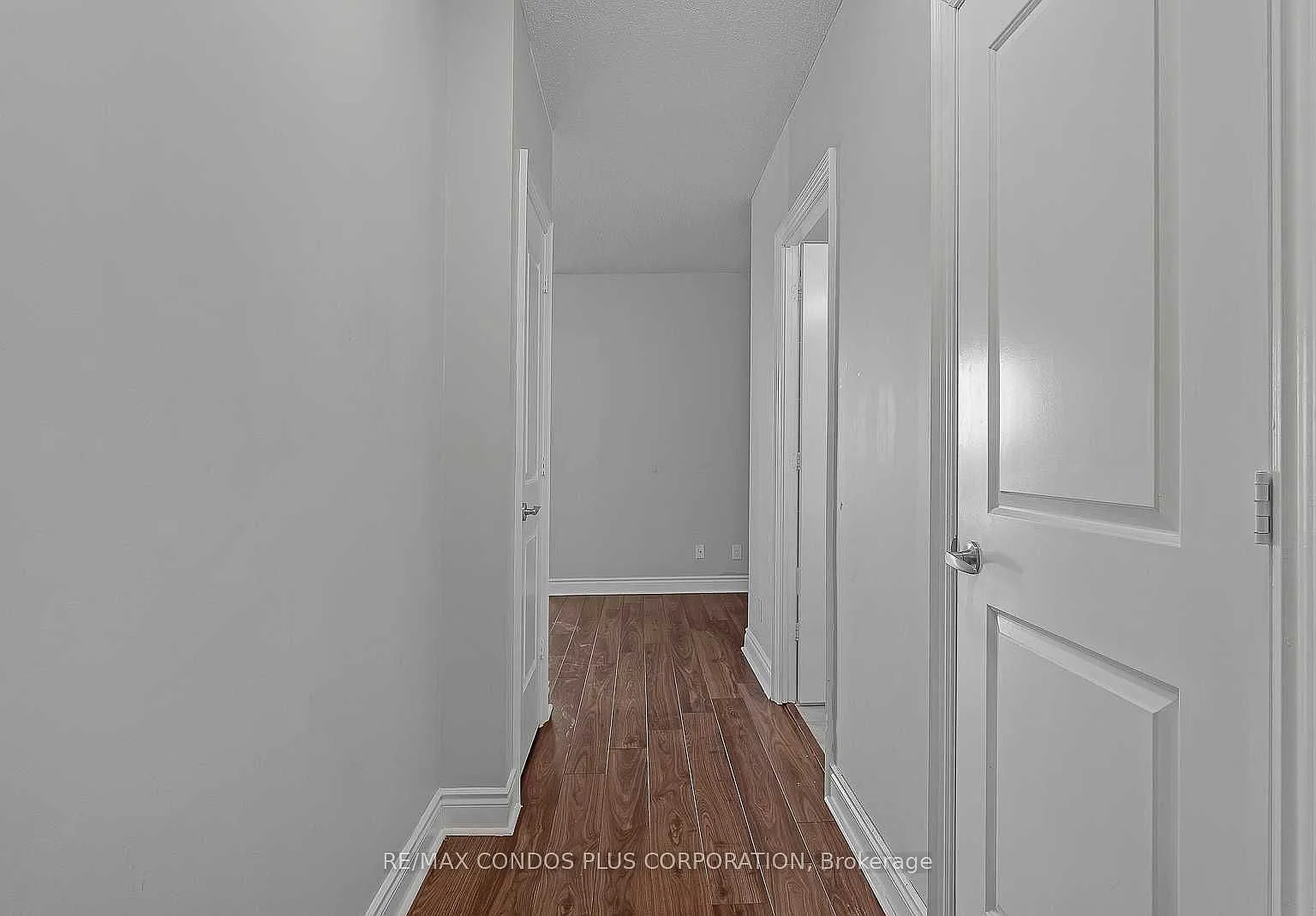16 Brookers Ln — Photo 2