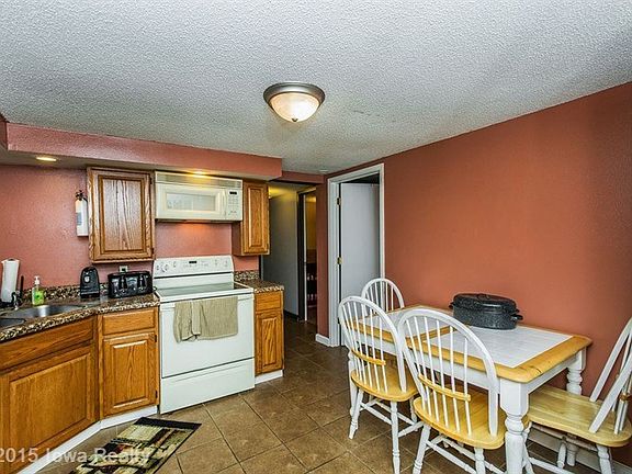 4th image of 1010 Evans St