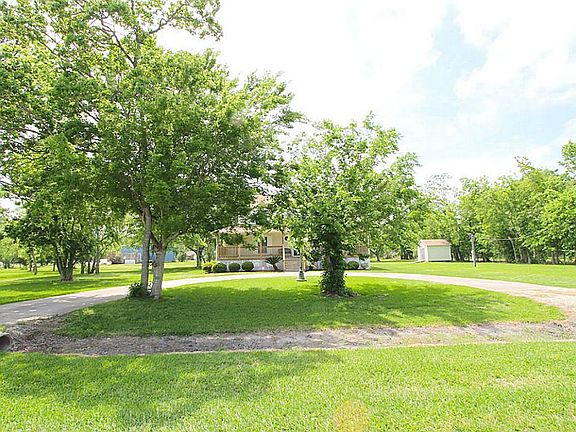 4th image of 2260 Houston Ave