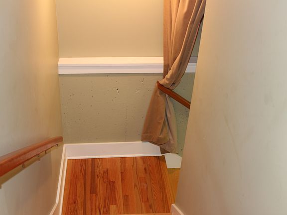 Stairway to Unfinished Bsmt