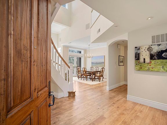 3rd image of 74 De Silva Island Drive