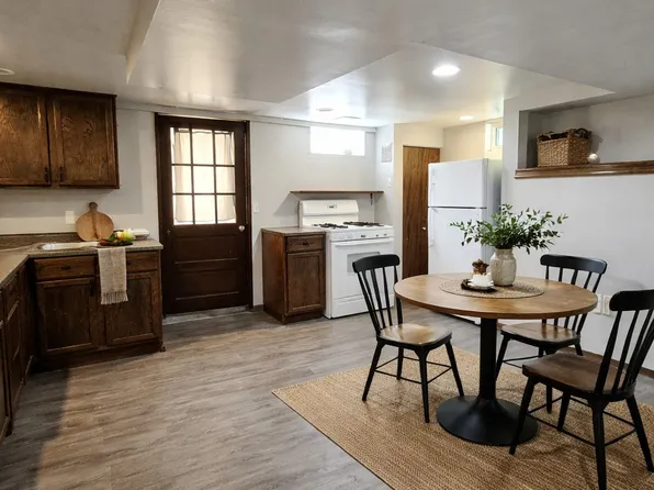 301 College Ave, New Windsor, MD 21776