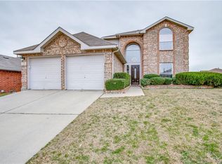 400 Windy Hill Ln, Fort Worth, TX 76108
