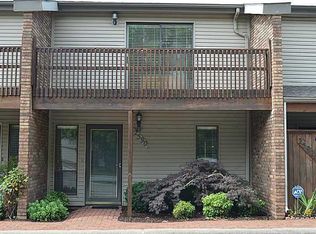 2590 E Sweetbriar Dr, Fayetteville, AR 72703