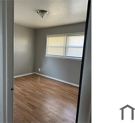5th image of 352 Shepley Dr