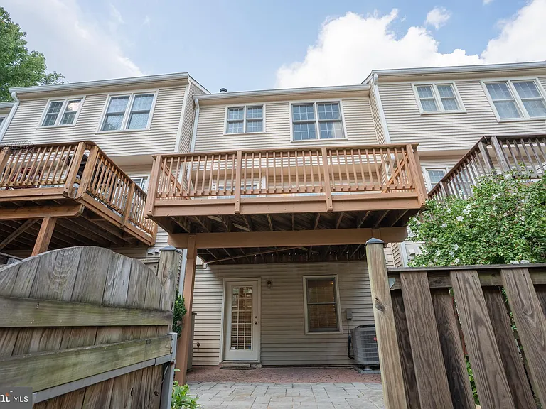 341 S Pickett St — Photo 45