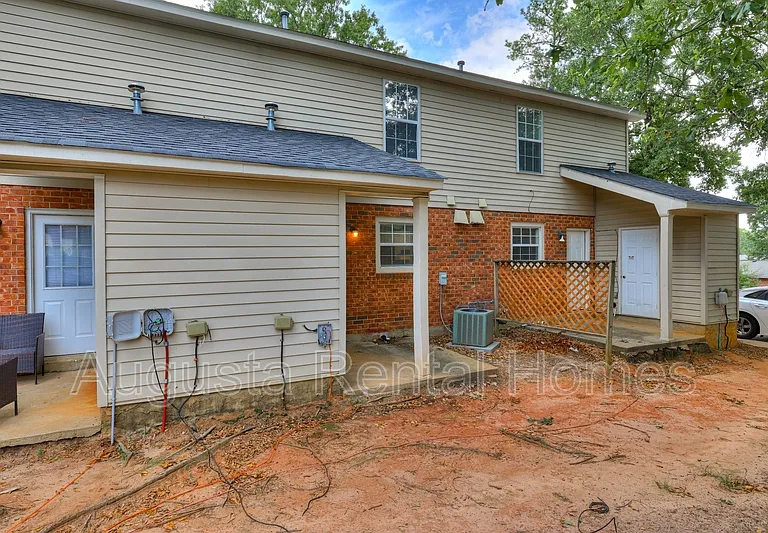 146 Chalet North Ct #146 — Photo 35