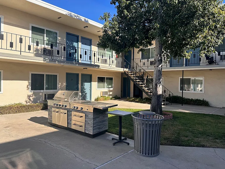 7744 Reseda Blvd #5 — Photo 8