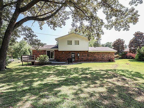 5th image of 689 Springwell Ln