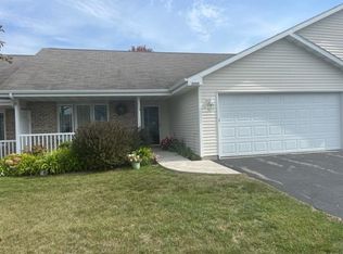 446 Wyldewood Dr UNIT E, Oshkosh, WI 54904