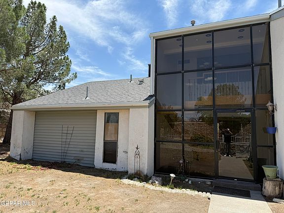 2nd image of 3620 Alderwood Manor Dr
