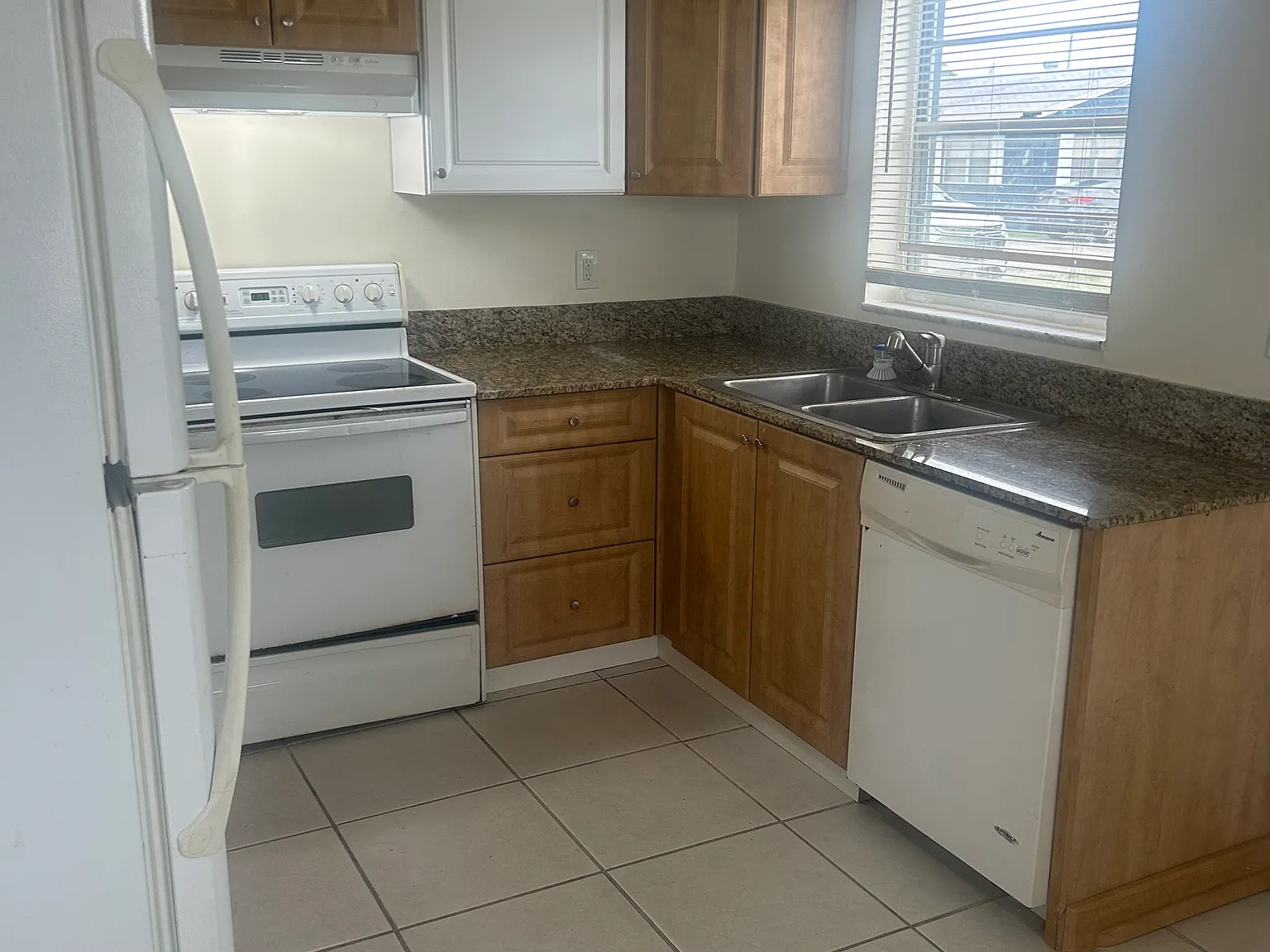 2 bed, 850 sqft, $1,650 — Photo 3