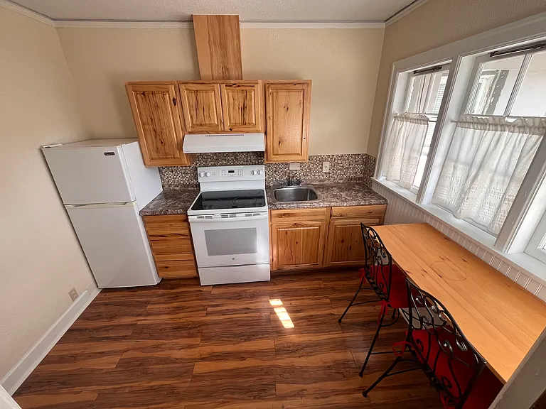 146 S Delaware Ave #B — Photo 11