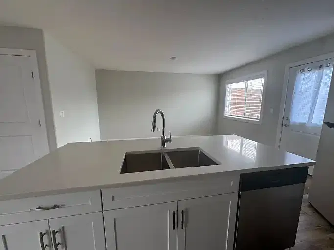 3 bed, 2.5 bath, 1204 sqft, $2,500 — Photo 2