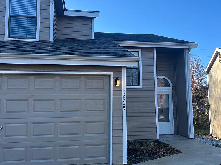 1512 Willow Cv — Photo 1