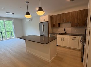 100 Plank St #4A, Bedford, MA 01730