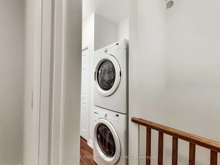 809 Dovercourt Rd #UPPER — Photo 18