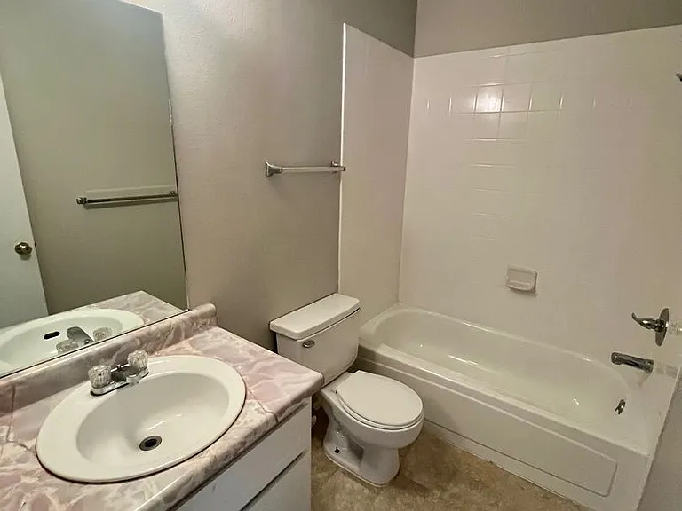 714 Prairie Rd — Photo 7