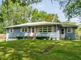 114 Arnold Rd, Sturbridge, MA 01566