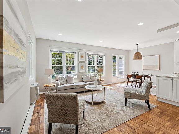 3rd image of 3424 Gunston Rd