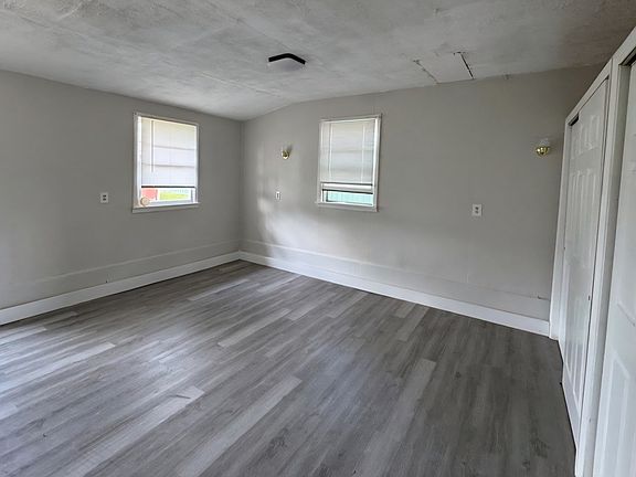 3rd image of 700 W Elizabeth St
