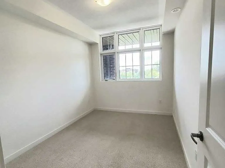 2 Linsmore Pl #204 — Photo 12