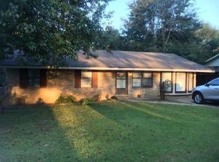 1204 Dawn Dr, Ellisville, MS 39437