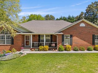 512 Sweet Briar Dr, Maryville, TN 37804