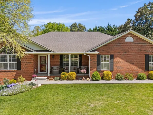 512 Sweet Briar Dr, Maryville, TN 37804